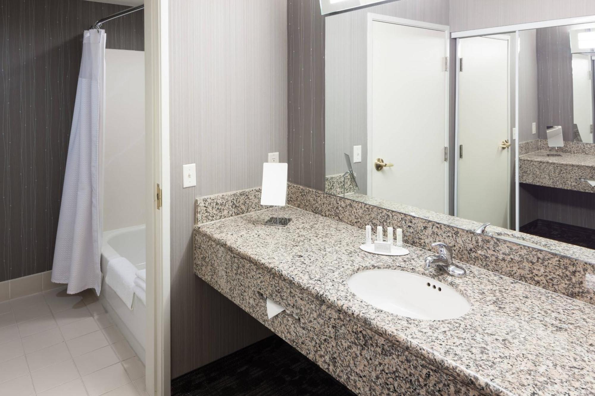 Courtyard Los Angeles Burbank Airport Екстер'єр фото