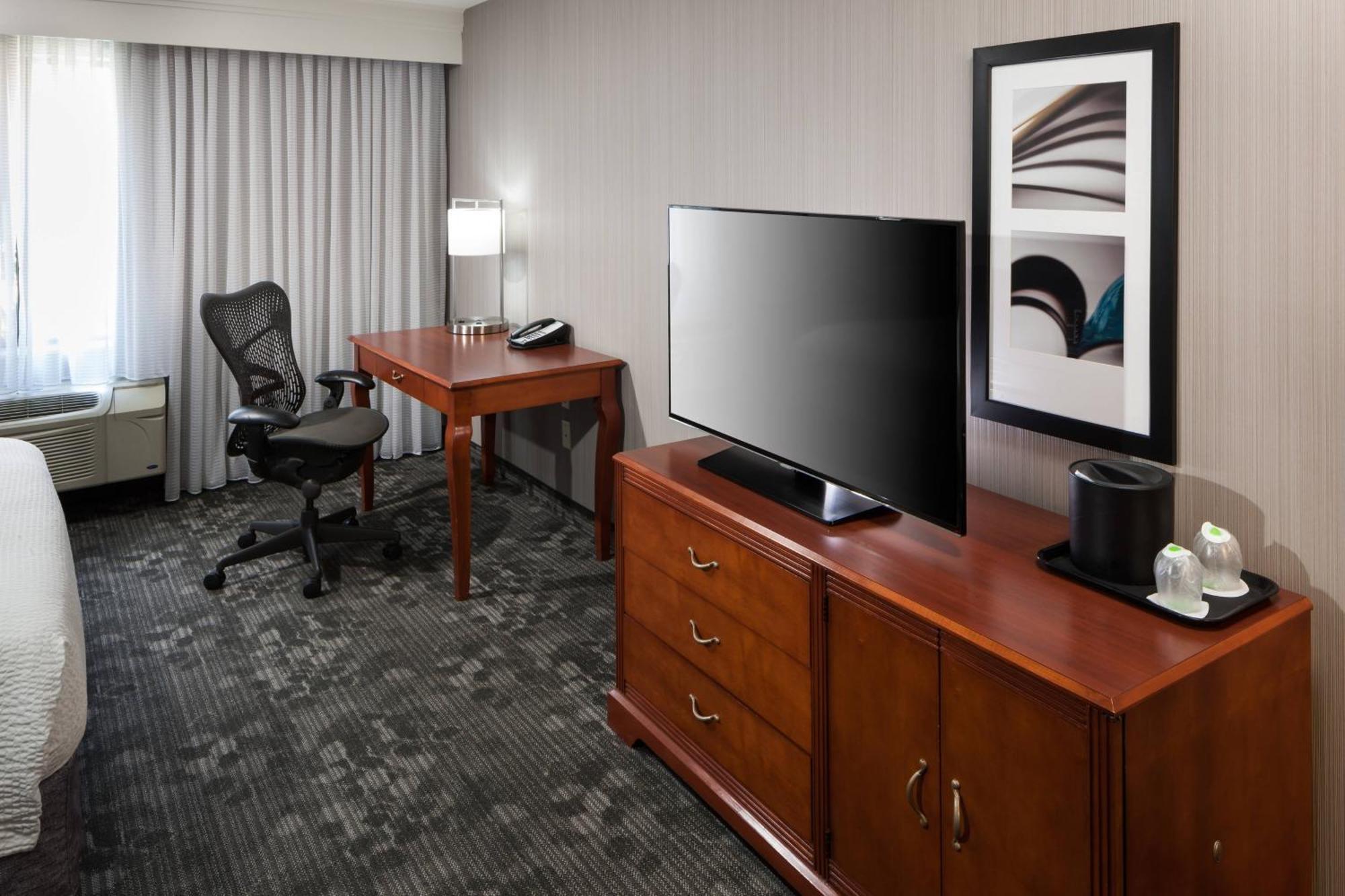 Courtyard Los Angeles Burbank Airport Екстер'єр фото