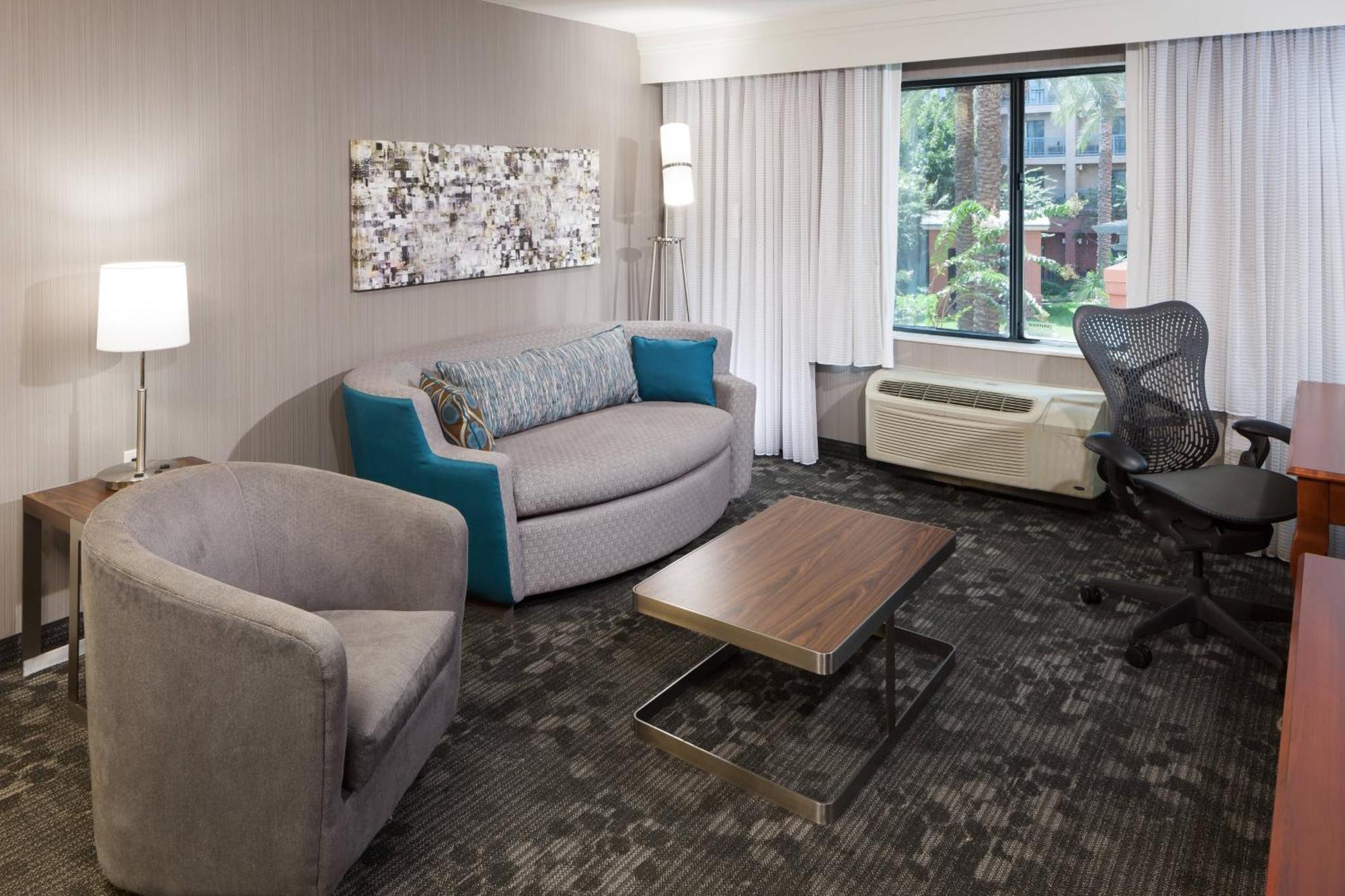 Courtyard Los Angeles Burbank Airport Екстер'єр фото